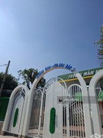 nhà 2 tầng. p. dĩ an. dt: 94.5m2 (4x 23.6m). odt: 60m2. gồm: 3pn- 2wc. sân xe hơi. giá: 4.25 tỷ tl