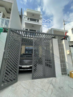 nhà mặt tiền đường 14 m, khu dân trí đẳng cấp, sát q7. 4,5*18 nhỉnh 8 tỷ.