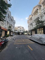 nhà 4 tầng mới - ngay lã xuân oai, trung tâm q9 - khu cán bộ viên chức