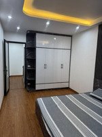 bán nhà ngõ 93 giáp nhị - hoàng mai diện tích 33m2 cao 4.5 tầng.có 3 phòng ngủ + 4 wc.giá 7,35 tỷ