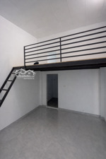 nhà mới xây có phòng mặt tiền và 2 phòng trong có gác phù hợp ở lâu dài