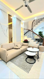 hàng tuyển! chùa bộc, ngõ nông, thông kd, cách mp 50m, sổ đỏ cc, nhà đẹp, ở ngay, 40m2x5t