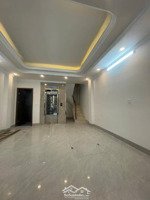 ô tô đỗ cổng, 33m2, 5 tầng, thang máy, lô góc, 7.6 tỷ, giá đầu tư, 10m ô tô tránh nhau