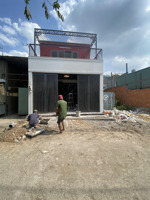 mặt đường nhựa 8m - xe tải đỗ cửa - ngay tỉnh lộ 10 - 128m2 - nhà mới sắp hoàn thiện