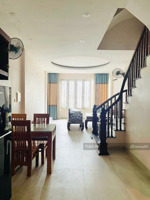 cho thuê nguyên căn thạch bàn- 45m2-5t ga ra ô tô, 4 ngủ giá 12,5 tr / tháng