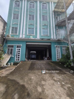 chính chủ gửi bán nhà kết hợp xưởng đường đoàn nguyễn tuấn, xã qui đức, 814m2 có 635m2 thổ cư.