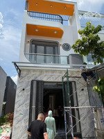 bán gấp nhà ngay chợ bà tri tân hiệp tân uyên bình dương