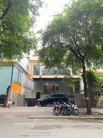 ngang 12m - sử dụng hơn 1.500m2 - mặt tiền công viên tao đàn số 101 nguyễn du, quận 1.!!