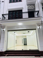 cho thuê nhà riêng vũ phạm hàm- trung hòa: dt 75m² x 6 tầng, nở hậu, thông sàn, ô tô đỗ. giá 28tr