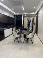 chính chủ bán nhà đẹp hai bà trưng - ngõ ô tô tránh diện tích 42m2 6 tầng thang máy giá tốt .