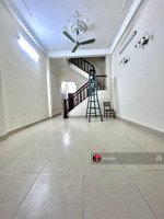 - nhà đẹp đón tết, hào nam, vf3 đỗ cửa , ngõ thông kd, 5 pn, dân trí cao, dt 56m2 giá : 14.2 tỷ tl