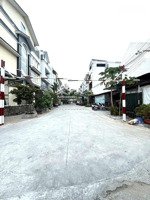 bán gấp lô đất 2 mặt tiền đường khu dân cư,dt 10x21, gần ngay siêu thị vivo city, giá 29 tỷ tl