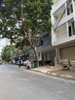 nhà mới 4 tầng,ngang 5m dài 14m.hẻm xe hơi 6m.ô tô ngủ trong nhà.lô nhì lê thị chợ.nhỉnh 9 tỷ