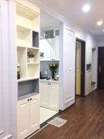 chính chủ gửi bán căn 2pn 2wc 69m2 hướng đông nam - tầng cao view thoáng - 5,4 tỷ có sẵn sổ đỏ