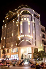 bán toà nhà 9 tầng căn góc 2 mặt tiền ngang 10x20m ngay chợ tân mỹ quận 7 thu nhập gần 4 tỷ/năm