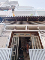 nhà đoàn văn bơ p14 q4 - 3 tầng đúc chắc chắn- 45m2 - kdc hiện huữ ko qh- chỉ 5.8 tỷ