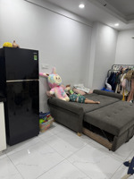 chính chủ tôi cần cho thuê căn studio 40m2 giá 5tr có nội thất