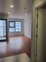 cho thuê căn studio tòa i4 diện tích 28m2 nhà nguyên bản giá 5,5tr/ tháng vào ở luôn. lh 