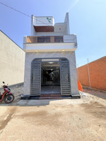 chủ gửi bán căn nhà 1 trệt 1 lầu phường biên hoà. dt: 4,2x19,4=81,6m2. giá: 3tỷ950