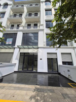 chính chủ cắt lỗ 5 tỷ còn 19.9 tỷ nhà phố ngang 7m 5 tầng