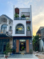 bán nhà (5x17m)85m2 gần bệnh viện, nằm ngay chợ bình chánh, đang cho thuê 22 triệu giá 1650 triệu