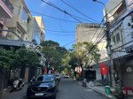 cần bán nhanh nhà mặt tiền đường phạm tu cách biển mỹ khê 1km đường 5.5m