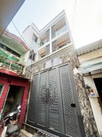 bán chdv q4- dt 81m2-8pn 8wc đang full- 8tỷ500 không thương lượng