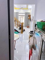 bán nhà 2 tầng gần mt 60m2 khu tân sơn nhì tân phú 3pn, hxh đỗ cửa có chỗ để xe riêng, ko qh.