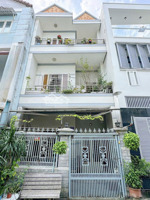 trung tâm quận 7 nhà gần phú mỹ hưng 5x11.5m 3tầng 4pn