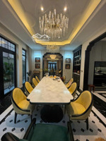 siêu phẩm đầu tư. mặt tiền ở trần não, an khánh, q2. dt: 13.5 x 30m (330m2). xd: hầm + 6t. 68.3 tỷ