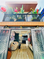 chính chủ. nhà 1 trệt 1 lầu 2 mặt tiền hẻm thông thoáng. lê hoàng phái p17 gv