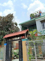 ô tô đỗ cửa, 4.2m x 27m x 4 tầng , 4 phòng, công viên phần mềm quang trung