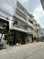 quận 11 giáp quận 10, nhà mới ở ngay, hẻm 6m ô tô vào quay đầu, tặng nội thất.