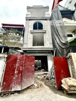 hiếm có 100m2 x 4 tầng sân vườn tiểu cảnh phố trần nguyên hãn, oto đỗ gần nhà