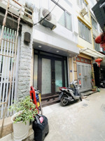 bán nhà cầu giấy, ngõ thông, ô tô cách 50m, dt 45m2 x 5t, hơn 10 tỷ