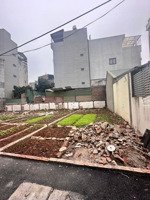 chủ cần bán 3 lô đất giá chỉ 115 triệu/m2 ô tô vào nhà vị trí vàng, gần chợ trường học cấp 1,2,3