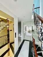 bán gấp nhà 7 tầng thang máy-chỉ hơn 17 tỷ- 65m2-khu đấu giá thạch bàn-vỉa hè rộng-2 thoáng