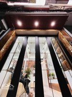 bán nhà gần hồ quan nhân, 33m2, giá 8.95 tỷ, 4pn, khe thoáng sau, ngõ thông