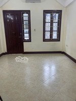 chính chủ cho thuê nhà ngõ 23 đỗ quang, nguyễn thị định. dt 65m2 x 5 tầng, giá 28tr/ tháng.