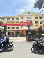 bán nhà 3 tầng vị trí đẹp dt 201m2 - mt 8.8m - ô tô đỗ cổng- phố hàm nghi- nam từ liêm. giá: 33.5tỷ