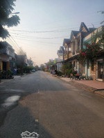 chính chủ cần bán căn nhà 1tỷ9 diện tích 81,65m2 sổ hồng trao tay có ngay nhà đẹp.