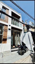 *bán nhà quận 4, 2 tầng, hẻm 5m, dt: 4,7 x 14, đoàn văn bơ, giá : 7 tỷ 9