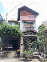 bán nhà riêng diện tích 202m2. nội thất đầy đủ dọn vào ở ngay. khu vực dân trí cao và công viên.