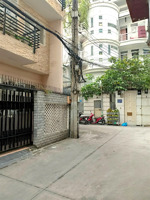 thành thái quận 10 đối diện bv 115hẻm đẹp 1 trục thông xe hơi sát cửa33m2 nở hậu 2tầngchỉ 5t76