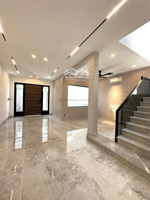 bán biệt thự đường số 82 phú nhuận 1 7*18.5m 20 tỷ cho thuê 50 triệu