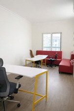 siêu phẩm chính chủ cần bán căn 804 toà nhà 17t5. lô gia nhìn ra đường hdt, dt 150m2; có 3 pn