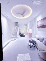 sát vách đầm sen nhà đẹp 4 tầng btct với 3pn hẻm 4m