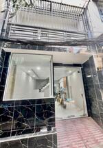 NHÀ NC GẦN CÁCH MẠNG THÁNG 8, CÔNG VIÊN LÊ THỊ RIÊNG, CHỢ HÒA HƯNG