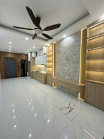 chính chủ bán nhà ngõ 153 cầu cốc 40m2 5.5 tầng thang máy, oto đỗ cổng 8.6 tỷ. nội thất như hình.