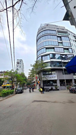 bán nhà đội cấn, 40m2,cạnh hồ hữu tiệp, ô tô đỗ sát nhà